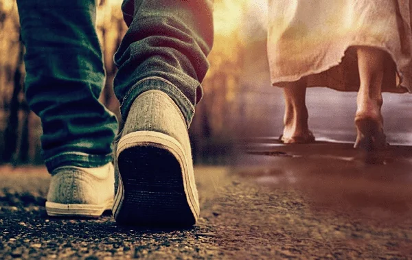 37 Powerful Hymns About Following Jesus